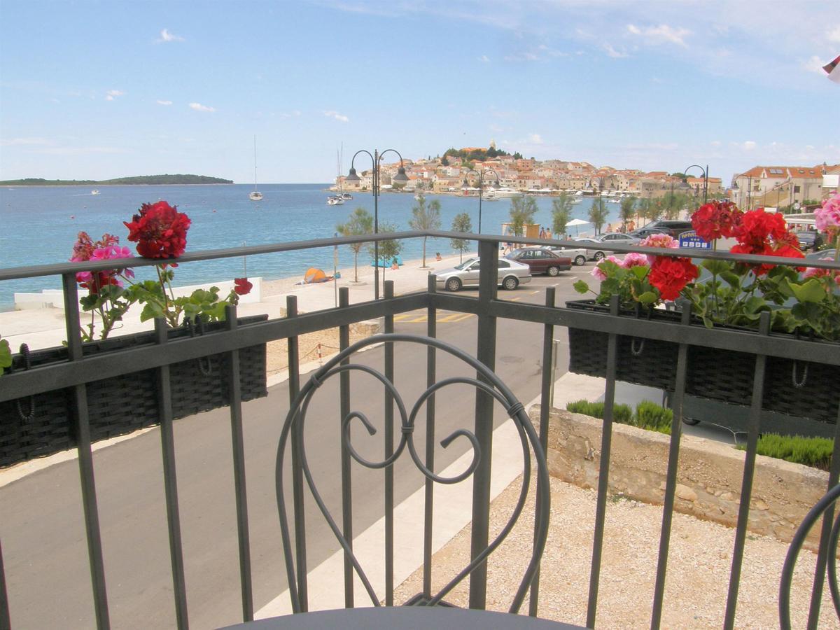 Apartments Mare Primosten Luaran gambar