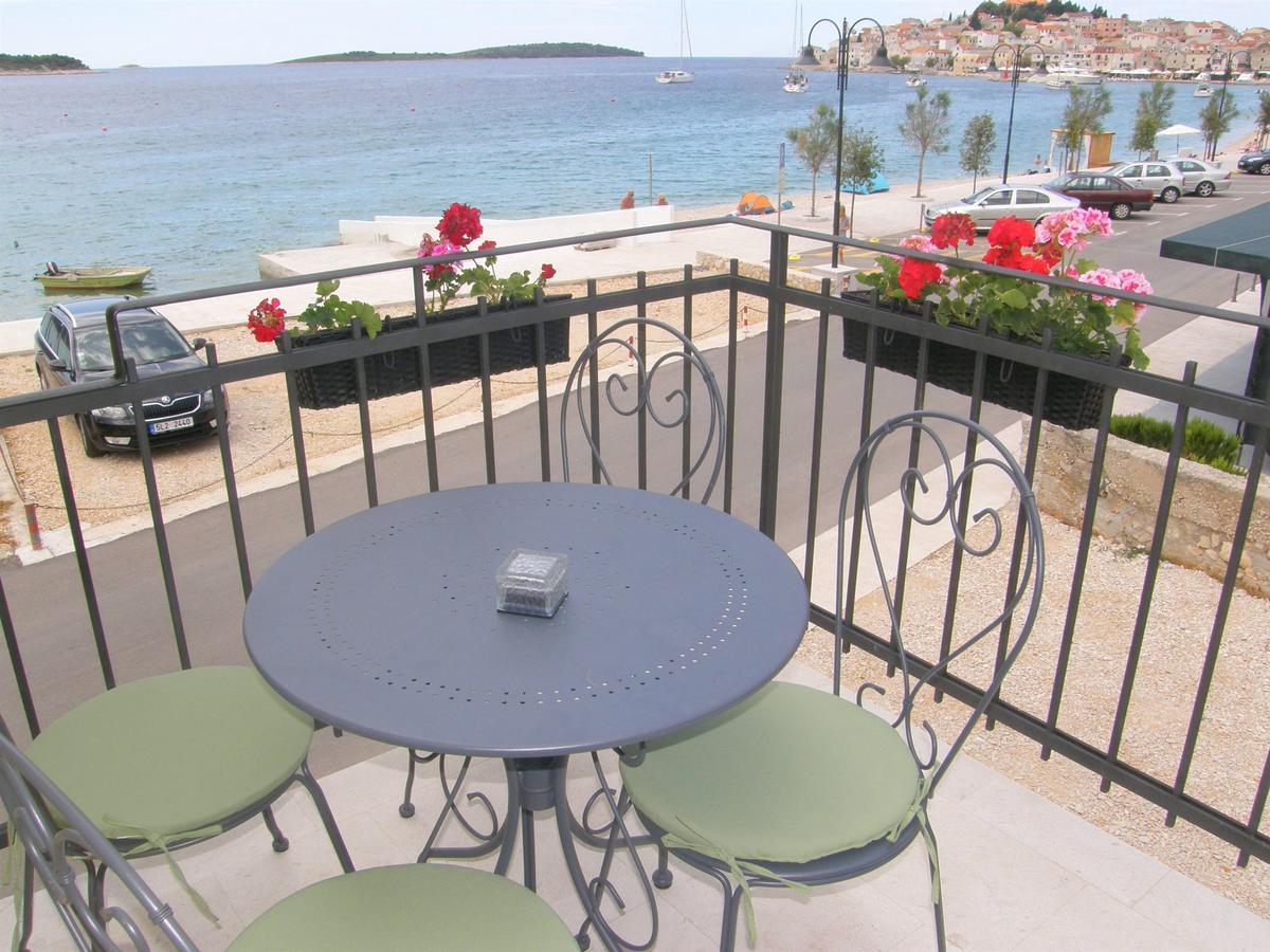 Apartments Mare Primosten Luaran gambar
